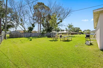 1671 SE Seashore Ln, Port Saint Lucie, FL 34983 - Photo 25