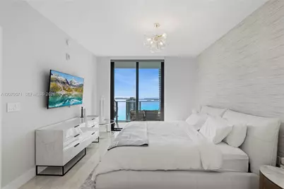 1010 Brickell Ave #3903, Miami, FL 33131 - Photo 17