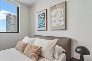 121 NE 5th St, Miami, FL 33132 - Photo 9