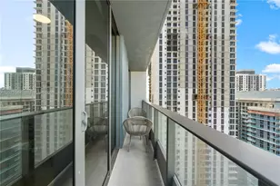 121 NE 5th St, Miami, FL 33132 - Photo 35