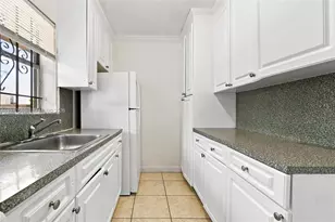 1245 W 24th St, Hialeah, FL 33010 - Photo 5