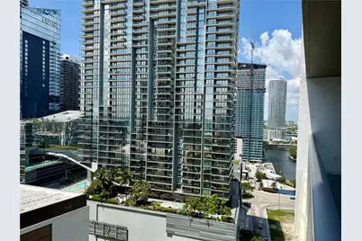 55 SE 6th St #2404, Miami, FL 33131 - Photo 3