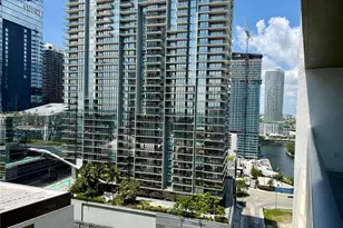 55 SE 6th St, Miami, FL 33131 - Photo 3