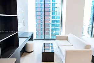 20 NE 11th St, Miami, FL 33132 - Photo 3