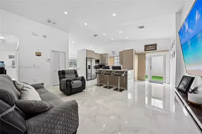 2902 SW 136th Ct, Miami, FL 33175 - Photo 13