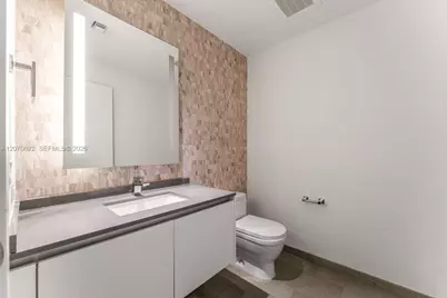 68 SE 6th St #2304, Miami, FL 33131 - Photo 13