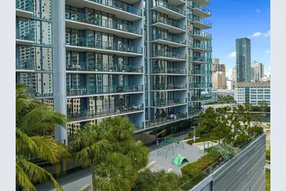 68 SE 6th St #2304, Miami, FL 33131 - Photo 17