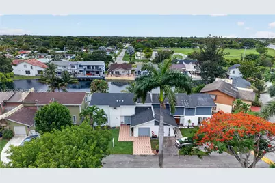 8210 SW 96th Ct, Miami, FL 33173 - Photo 65