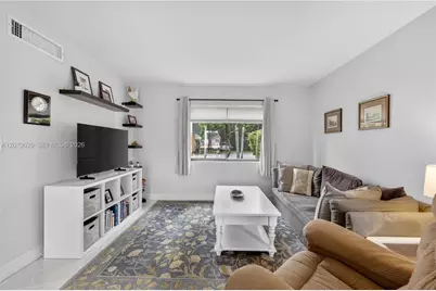 8210 SW 96th Ct, Miami, FL 33173 - Photo 15