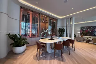 77 SE 5th St, Miami, FL 33131 - Photo 23