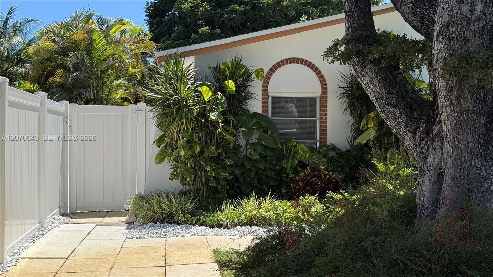 7804 SW 129th Ct #B - 7804 SW 129th Ct #B, Miami, FL 33183 Luxury Property | Jose Angel Pina