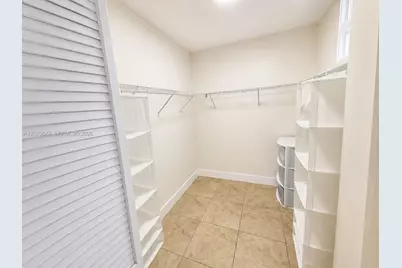 41 SE 5th St #516, Miami, FL 33131 - Photo 9