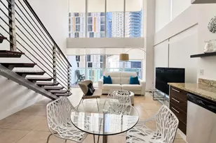 41 SE 5th St, Miami, FL 33131 - Photo 3