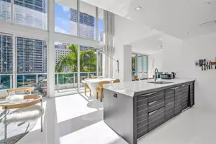 200 Biscayne Blvd Way, Miami, FL 33131 - Photo 9