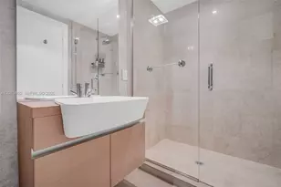 200 Biscayne Blvd Way, Miami, FL 33131 - Photo 7
