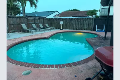 10051 SW 147th Pl, Miami, FL 33196 - Photo 9