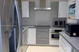 400 Kings Point Dr, Sunny Isles Beach, FL 33160 - Photo 5
