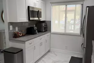 331 Lakeview Dr, Weston, FL 33326 - Photo 3