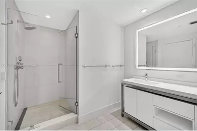 2000 Metropica Way #2111, Sunrise, FL 33323 - Photo 7