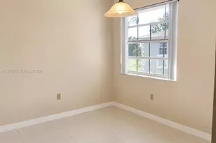 454 NE 210th Cir Terrace, Miami, FL 33179 - Photo 5