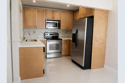 454 NE 210th Circle Ter #202-7B, Miami, FL 33179 - Photo 3