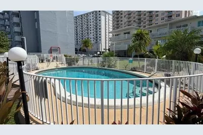 450 Golden Isles Dr #2F, Hallandale Beach, FL 33009 - Photo 9