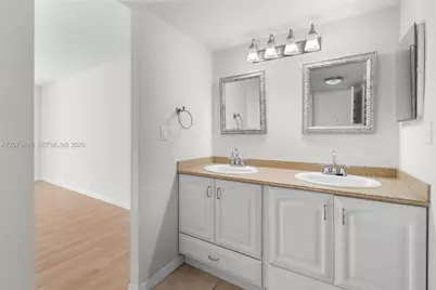 3401 N Country Club Dr #519, Aventura, FL 33180 - Photo 19