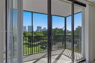 3401 N Country Club Dr, Aventura, FL 33180 - Photo 11
