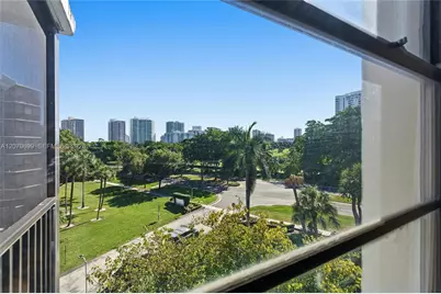3401 N Country Club Dr #519, Aventura, FL 33180 - Photo 27