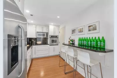 90 Edgewater Dr #917, Coral Gables, FL 33133 - Photo 3