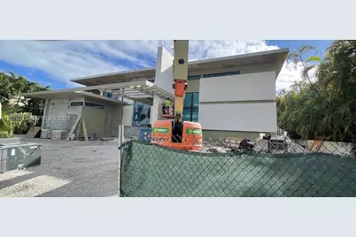 270 S Hibiscus Dr, Miami Beach, FL 33139 - Photo 3
