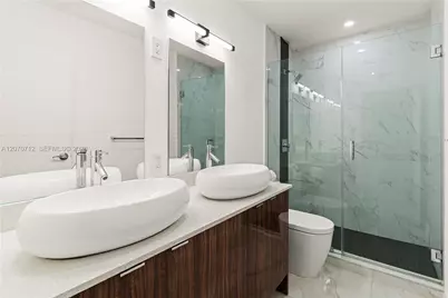 221 NE 44th St, Miami, FL 33137 - Photo 31
