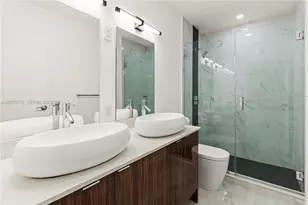 221 NE 44th St, Miami, FL 33137 - Photo 31
