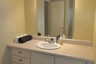 1401 NE Miami Gardens Dr, Miami, FL 33179 - Photo 9