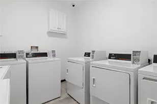 402 NW 12th Ave, Miami, FL 33128 - Photo 17