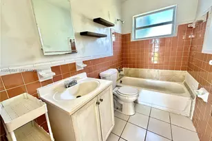1041 NW 7th Ct, Hallandale Beach, FL 33009 - Photo 17