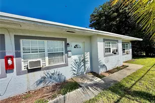 1041 NW 7th Ct, Hallandale Beach, FL 33009 - Photo 7