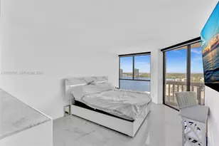 1000 W Island Blvd, Aventura, FL 33160 - Photo 25