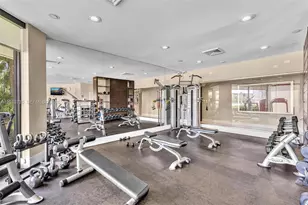 1000 W Island Blvd, Aventura, FL 33160 - Photo 51