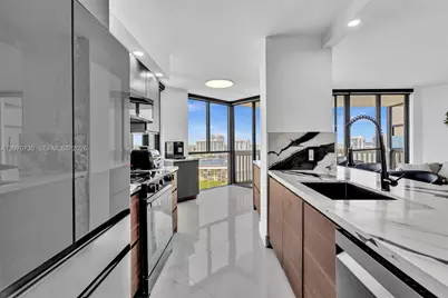 1000 W Island Blvd #1710, Aventura, FL 33160 - Photo 15