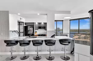 1000 W Island Blvd, Aventura, FL 33160 - Photo 11