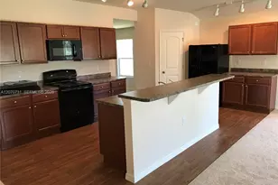 10408 Canal Brook Ln, Other City - In The State Of Florida, FL 33936 - Photo 3