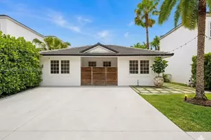 2558 NE 206th Terrace, Miami, FL 33180 - Photo 5