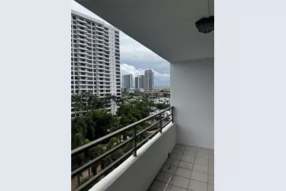 600 Three Islands Blvd #622, Hallandale Beach, FL 33009 - Photo 5