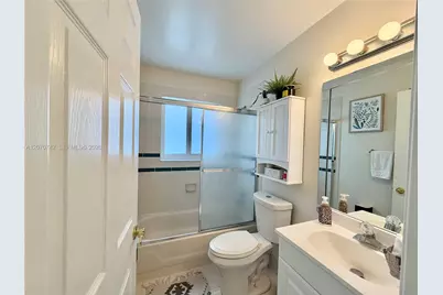 415 NW 165th Ave, Pembroke Pines, FL 33028 - Photo 37