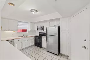 1301 NE Miami Gardens Dr, Miami, FL 33179 - Photo 13