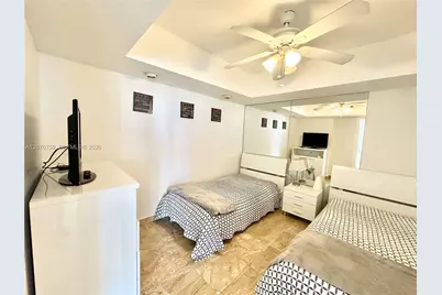 16425 E Collins Ave #1215, Sunny Isles Beach, FL 33160 - Photo 5