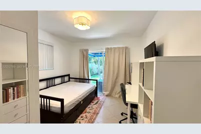 1611 71st St, Miami Beach, FL 33141 - Photo 11