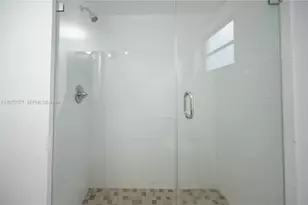 500 NE 26th St, Miami, FL 33137 - Photo 15