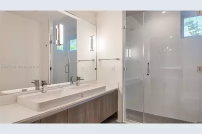 455 NE 39th St #112, Miami, FL 33137 - Photo 9
